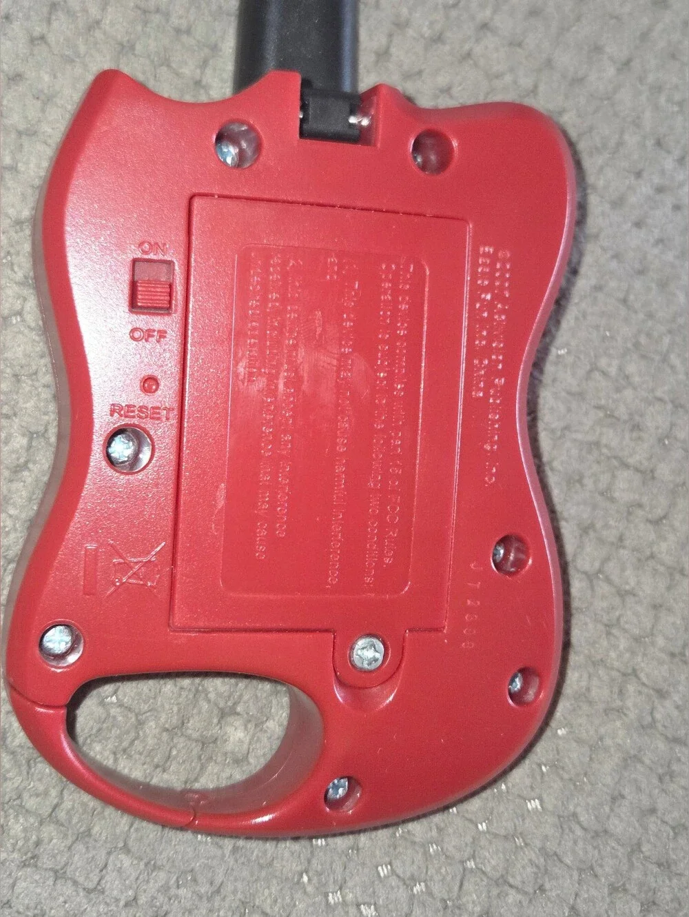 GUITAR HERO Handheld Electronic Game Carabiner 2007 Travel Pocket Size